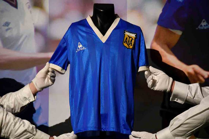 Loker Kobe Bryant dan jersei Maradona dilelang di Sothebys Loker Kobe Bryant dan jersei Maradona dilelang di Sothebys