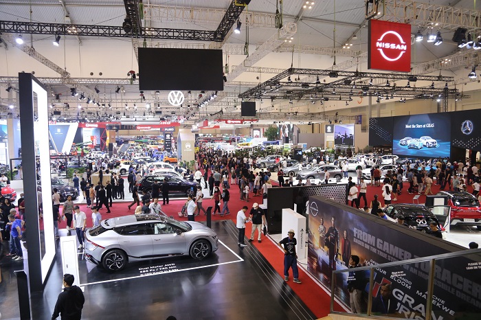 Sensasi menjajal kendaraan pada are test drive dan test ride terbesar di GIIAS 2024 Sensasi menjajal kendaraan pada are test drive dan test ride terbesar di GIIAS 2024