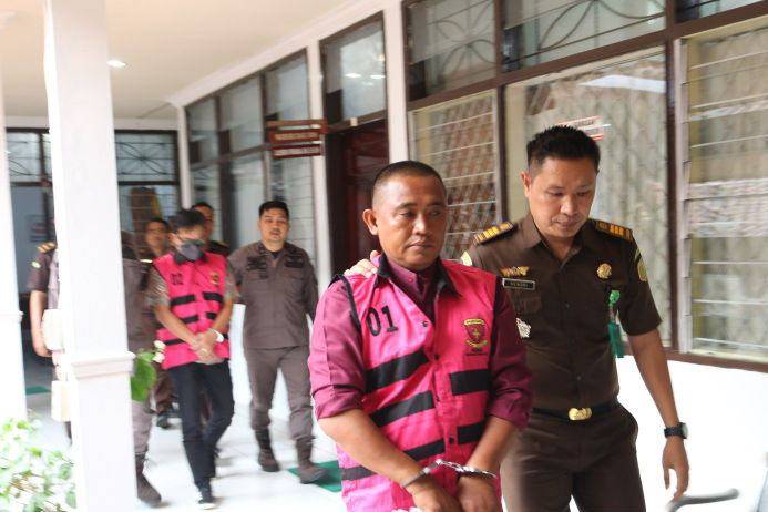 Mantan Kepala BPBD OKU ditetapkan sebagai tersangka korupsi anggaran belanja Mantan Kepala BPBD OKU ditetapkan sebagai tersangka korupsi anggaran belanja