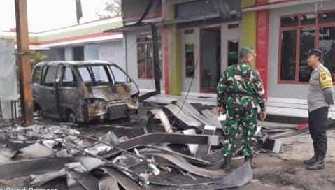 Kebakaran mobil di SPBU Bakalan, Dukuhseti, Kabupaten Pati terdapat korban jiwa Kebakaran mobil di SPBU Bakalan, Dukuhseti, Kabupaten Pati terdapat korban jiwa