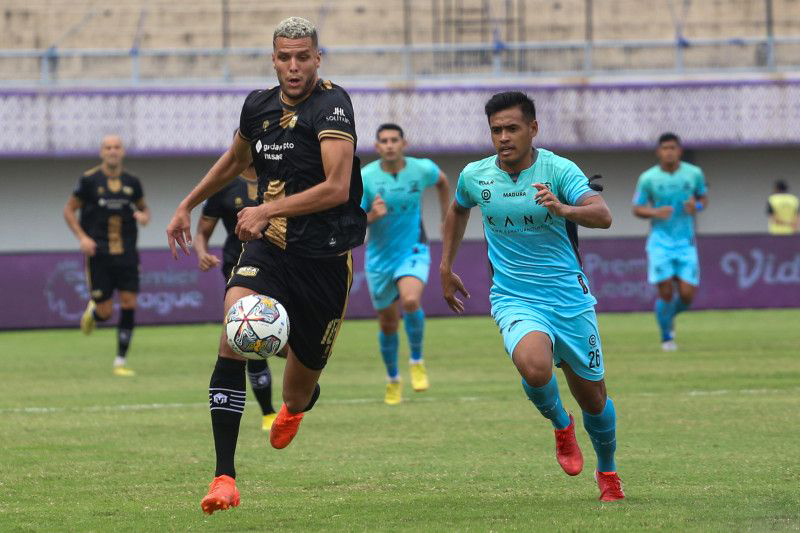 Karim Rossi jadi pemain asing pertama yang didatangkan Persis Solo Karim Rossi jadi pemain asing pertama yang didatangkan Persis Solo