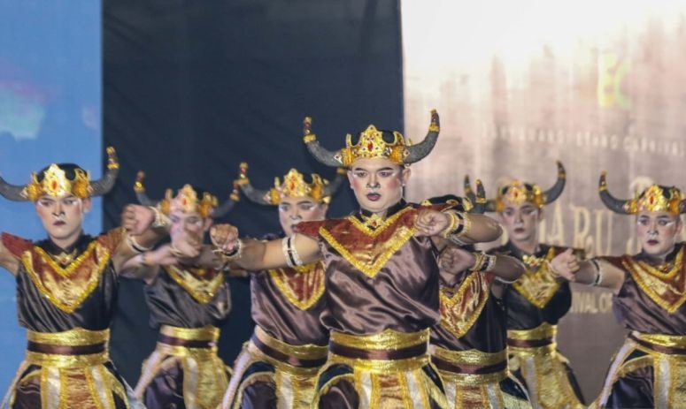Atraksi Srawung Seni semarakkan rangkaian Karnaval Etnik Banyuwangi Atraksi Srawung Seni semarakkan rangkaian Karnaval Etnik Banyuwangi