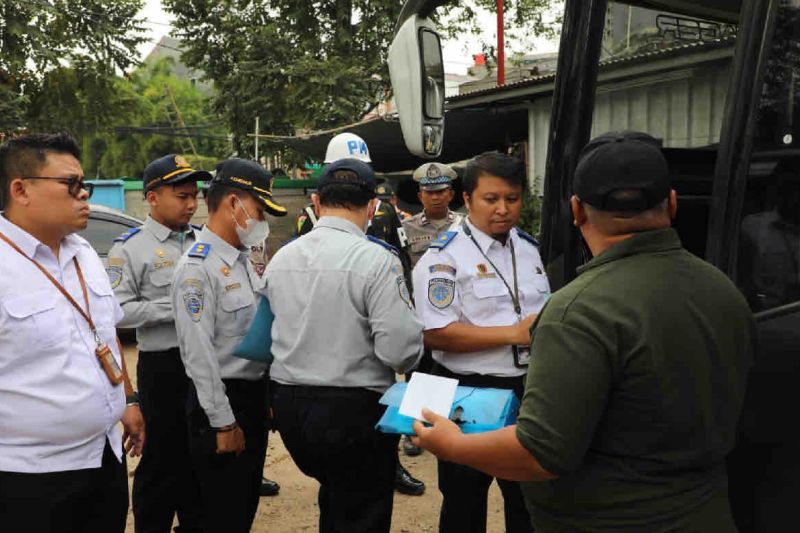Kemenhub lakukan pengawasan angkutan pariwisata di pool ilegal Kemenhub lakukan pengawasan angkutan pariwisata di pool ilegal