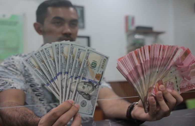Rupiah Senin pagi naik 15 poin menjadi Rp16.286 per dolar AS Rupiah Senin pagi naik 15 poin menjadi Rp16.286 per dolar AS