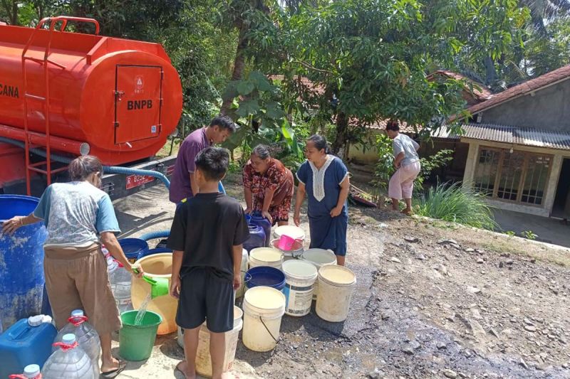 Jumlah warga terdampak krisis air bersih di Cilacap bertambah Jumlah warga terdampak krisis air bersih di Cilacap bertambah