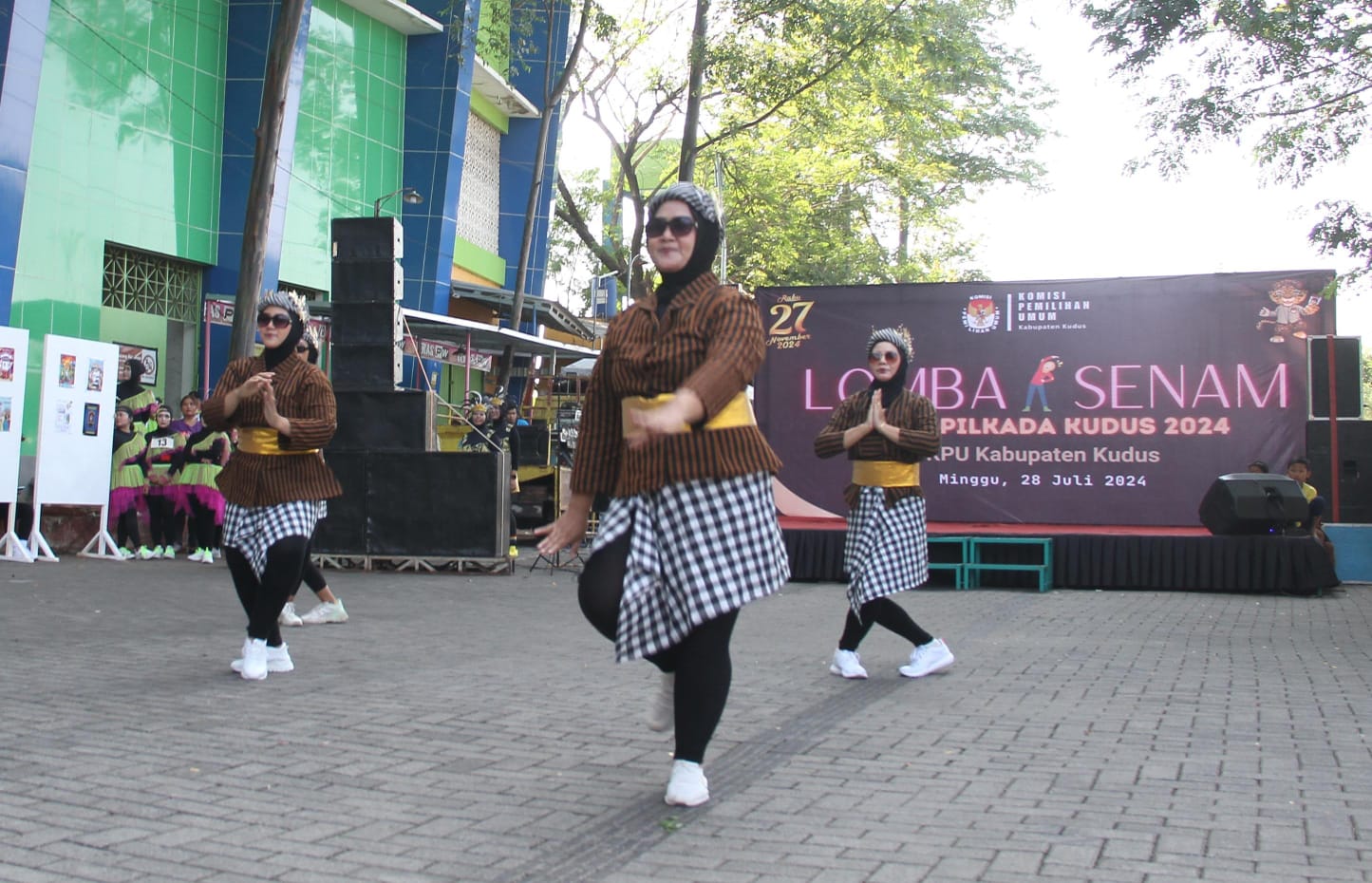 19 grup senam ramaikan lomba senam jingle Pilkada Kudus 19 grup senam ramaikan lomba senam jingle Pilkada Kudus