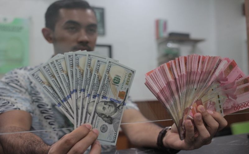 Rupiah turun setelah rilis data klaim pengangguran awal mingguan AS