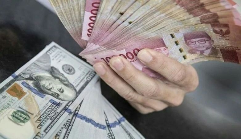 Rupiah turun terbatas di tengah pasar cermati utang Pemerintah RI