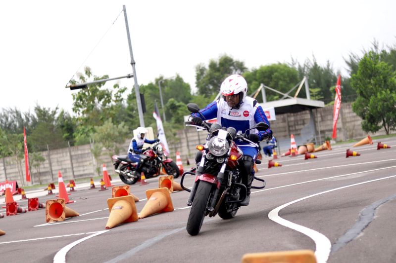 AHM kembali gelar instruktur safety riding Honda AHM kembali gelar instruktur safety riding Honda