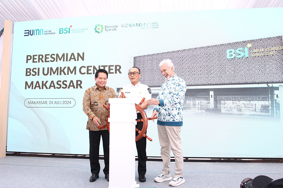 Resmikan UMKM Center Makassar, BSI perkuat pemberdayaan UMKM di Indonesia Timur Resmikan UMKM Center Makassar, BSI perkuat pemberdayaan UMKM di Indonesia Timur