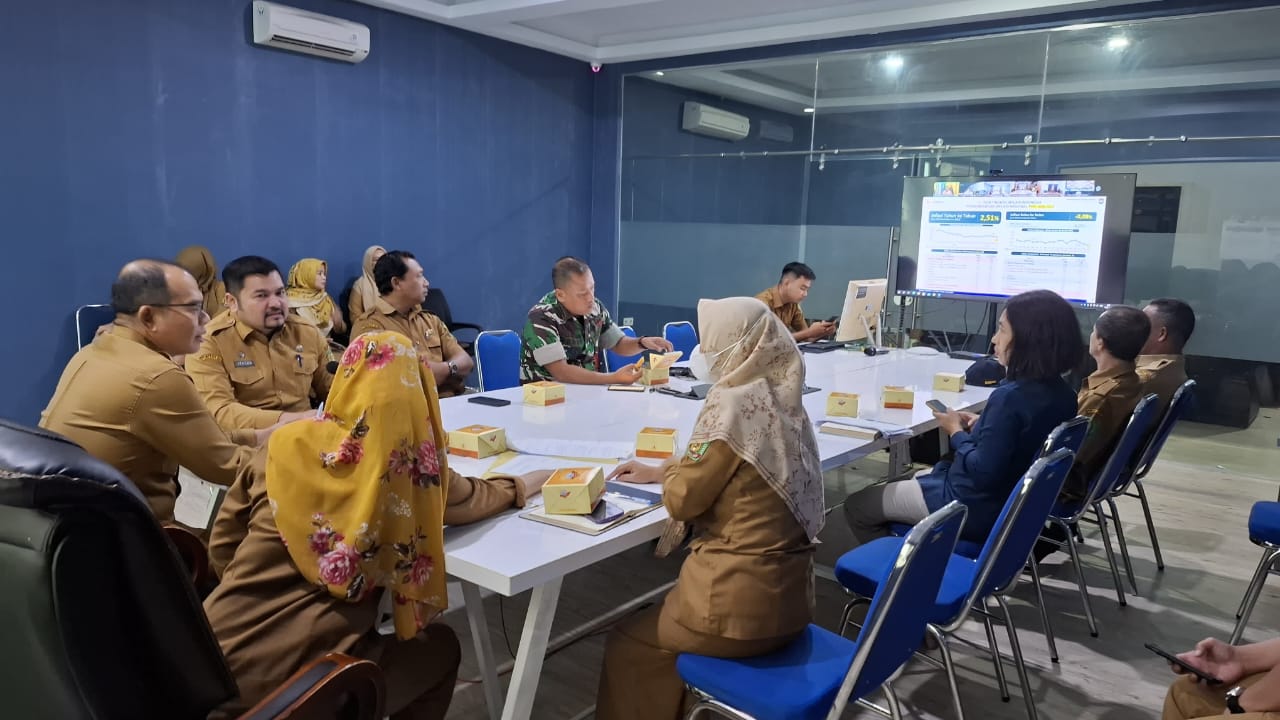 Pj Bupati Langkat terus kendalikan Inflasi serta penanggulangan TBC dan Polio Pj Bupati Langkat terus kendalikan Inflasi serta penanggulangan TBC dan Polio