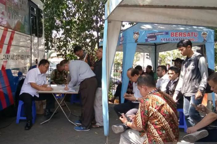 Layanan SIM keliling di Jakarta tersedia di tiga lokasi pada Minggu Layanan SIM keliling di Jakarta tersedia di tiga lokasi pada Minggu