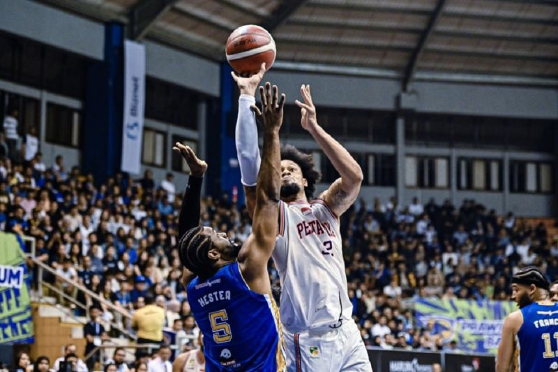Pelita Jaya memastikan langkah menuju Final IBL 2024 Pelita Jaya memastikan langkah menuju Final IBL 2024