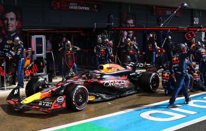 Verstappen memuji keputusan tepat timnya saat raih P2 di Silverston