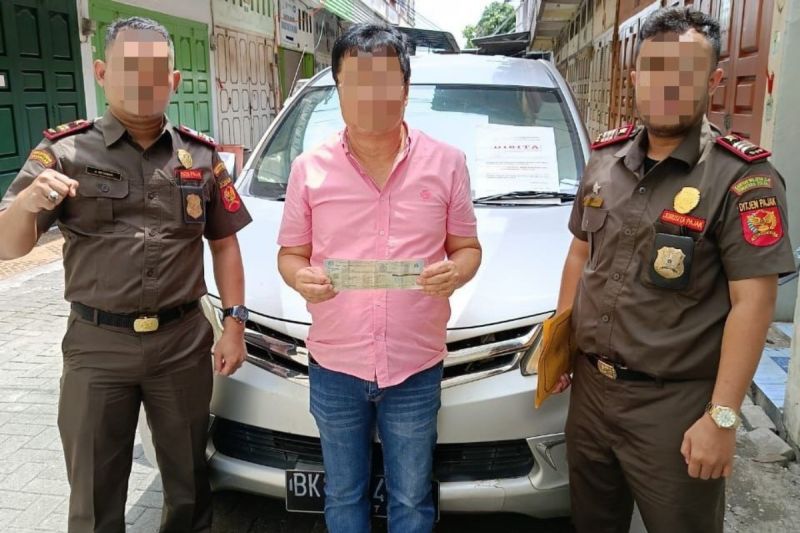 DJP Sumut I sita mobil penunggak pajak di Medan DJP Sumut I sita mobil penunggak pajak di Medan