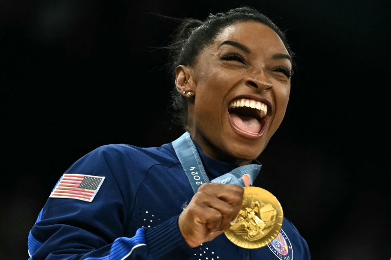Ratu senam Simone Biles pimpin AS raih emas beregu Ratu senam Simone Biles pimpin AS raih emas beregu