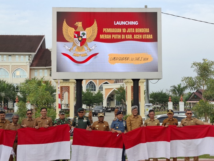 Pj Bupati Aceh Utara launching gerakan pembagian 10 juta bendera merah putih Pj Bupati Aceh Utara launching gerakan pembagian 10 juta bendera merah putih