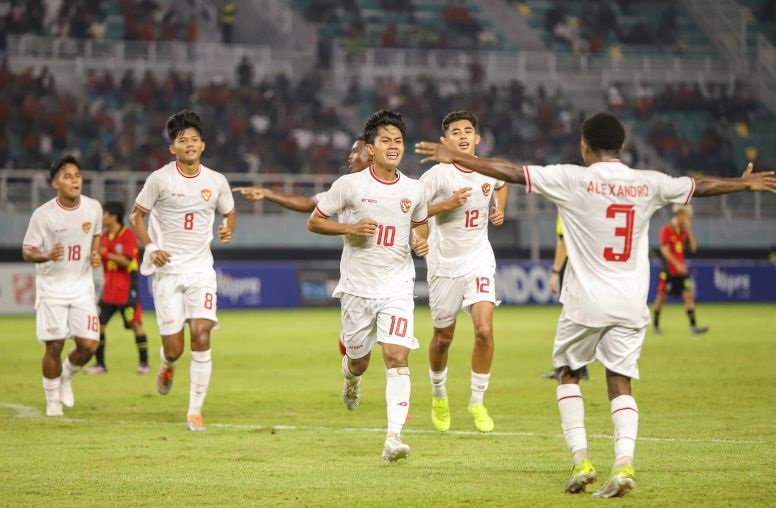 Kafiatur menangis setelah cetak gol pertamanya di Piala AFF U-19 Kafiatur menangis setelah cetak gol pertamanya di Piala AFF U-19