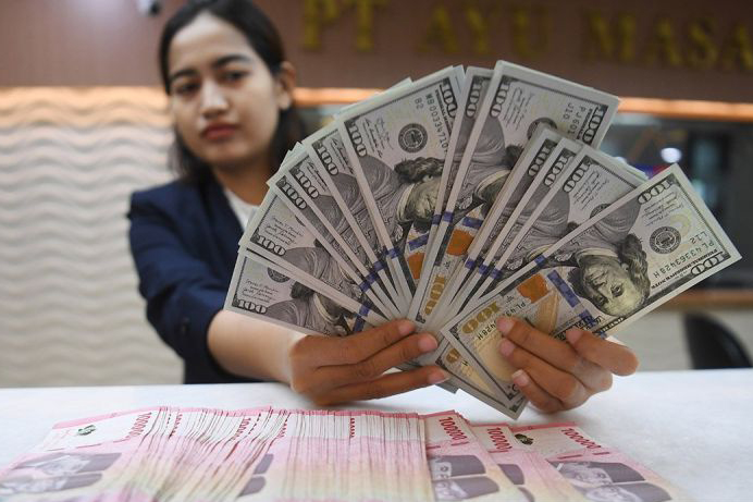 Rupiah Selasa pagi melemah 49 poin jadi Rp16.370 per dolar AS Rupiah Selasa pagi melemah 49 poin jadi Rp16.370 per dolar AS