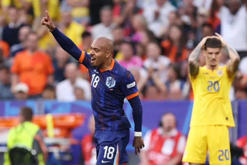 Belanda melaju ke perempat final Euro setelah libas Rumania 3-0 Belanda melaju ke perempat final Euro setelah libas Rumania 3-0