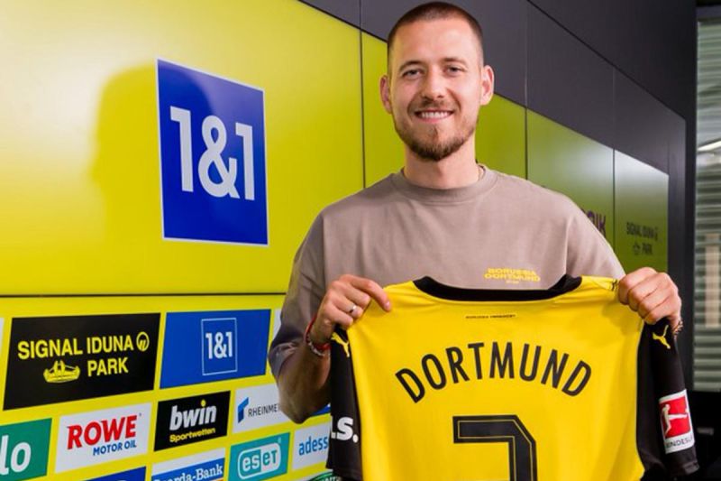 Borussia Dortmund resmi bajak Waldemar Anton dari Stuttgart Borussia Dortmund resmi bajak Waldemar Anton dari Stuttgart
