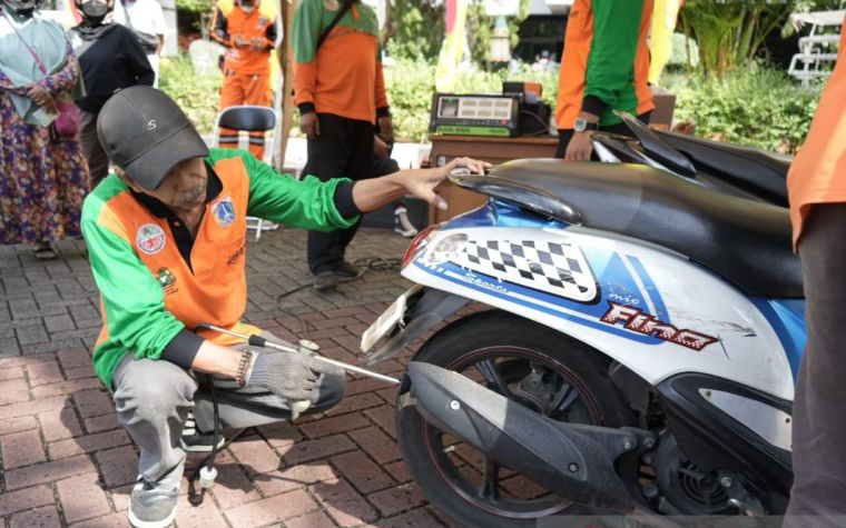 Pemkot Jakut razia uji emisi kendaraan bermotor untuk cegah polusi Pemkot Jakut razia uji emisi kendaraan bermotor untuk cegah polusi