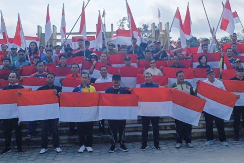Pemkab Gumas bagikan 923 bendera merah putih sambut hari kemerdekaan Pemkab Gumas bagikan 923 bendera merah putih sambut hari kemerdekaan