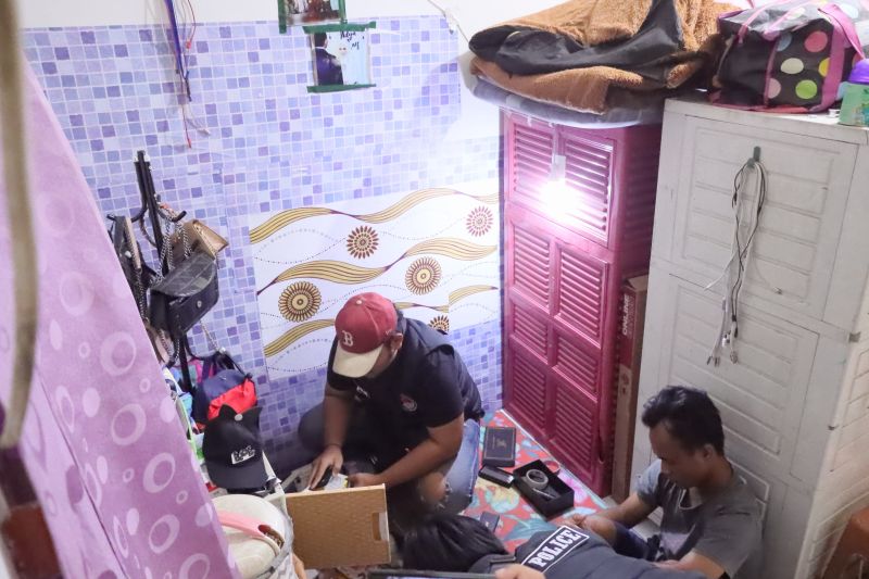 31 orang ditangkap saat razia narkoba di Kampung Muara Bahari