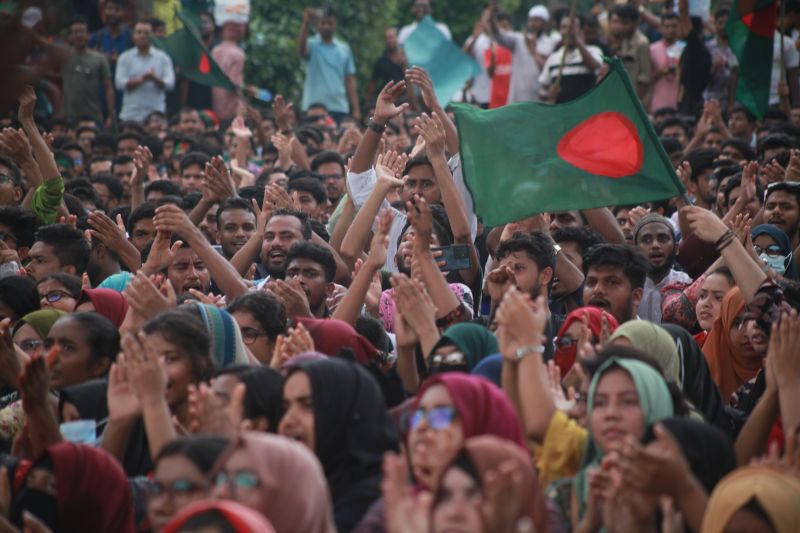 Bangladesh lanjutkan jam malam di tengah penangkapan pengunjuk rasa Bangladesh lanjutkan jam malam di tengah penangkapan pengunjuk rasa