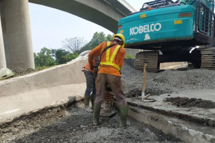 Jasamarga rekonstruksi Tol Japek tingkatkan kenyamanan pengguna jalan Jasamarga rekonstruksi Tol Japek tingkatkan kenyamanan pengguna jalan