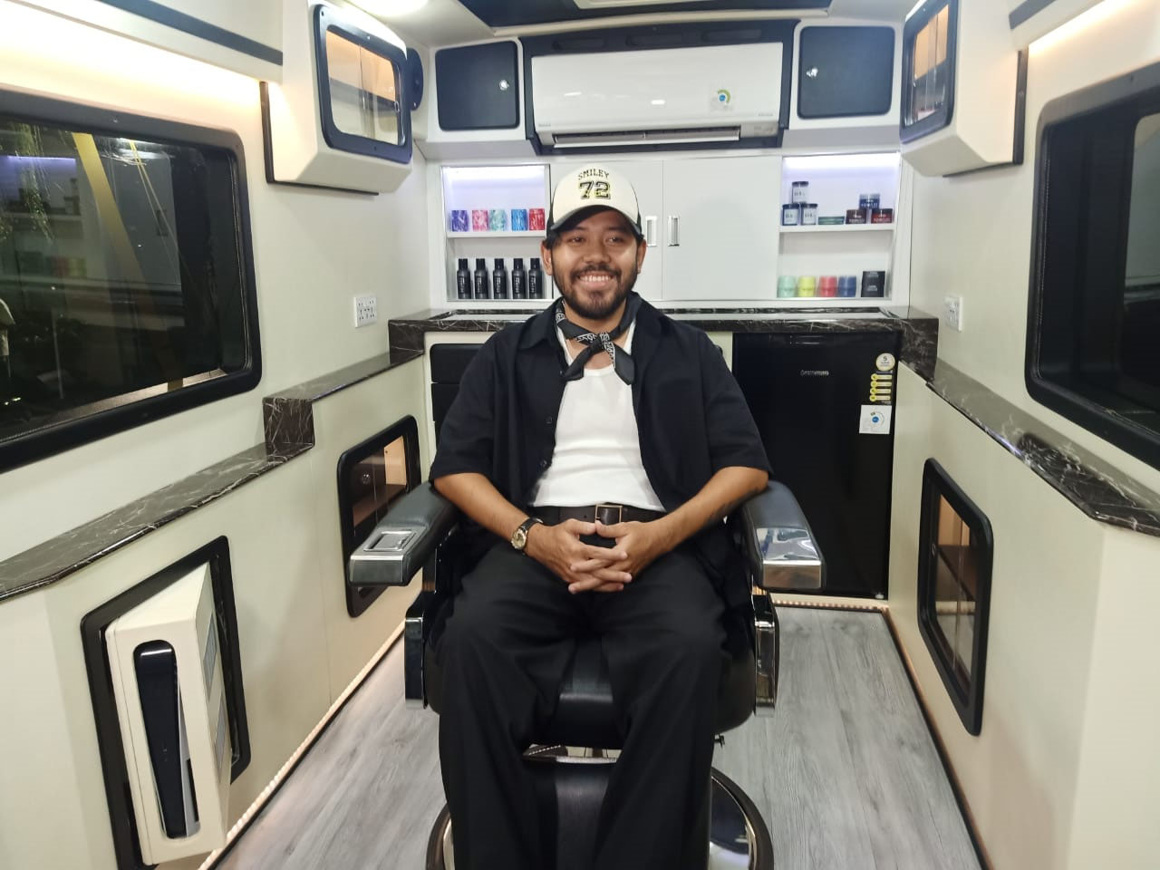 Haijoel siap beri layanan cukur gratis hingga makeover di 12 kota Haijoel siap beri layanan cukur gratis hingga makeover di 12 kota
