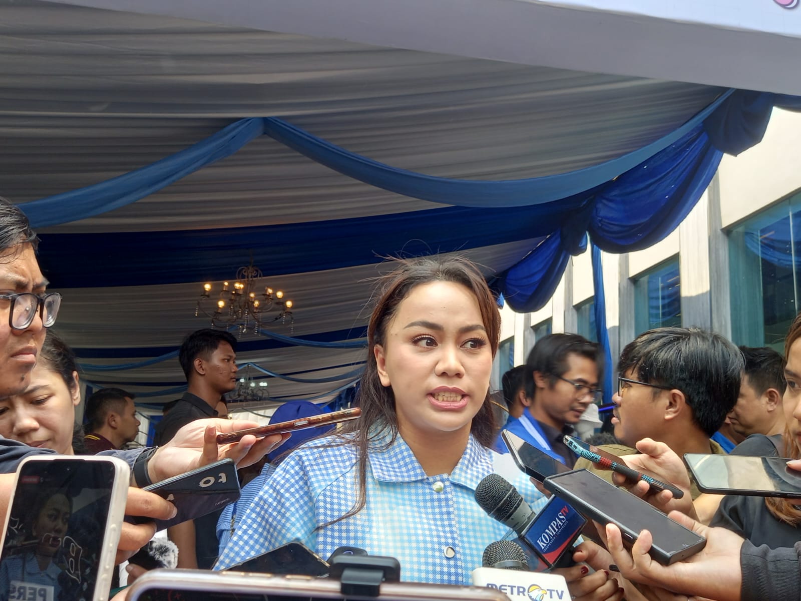 Soal berduet dengan Kaesang di Pilgub Jakarta, Zita: Cocok-cocok saja, kami punya pontensi. Soal berduet dengan Kaesang di Pilgub Jakarta, Zita: Cocok-cocok saja, kami punya pontensi.