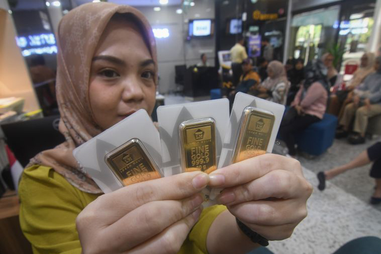 Harga emas Antam stabil di angka Rp1,404 juta per gram Harga emas Antam stabil di angka Rp1,404 juta per gram