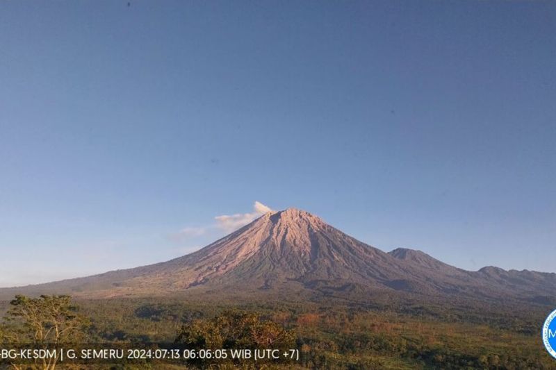 Gempa letusan dominasi aktivitas Gunung Semeru Gempa letusan dominasi aktivitas Gunung Semeru