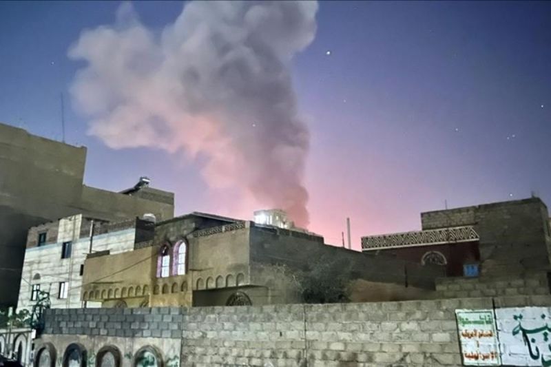 Dua orang tewas dan 80 terluka dalam serangan udara Israel di Yaman Dua orang tewas dan 80 terluka dalam serangan udara Israel di Yaman