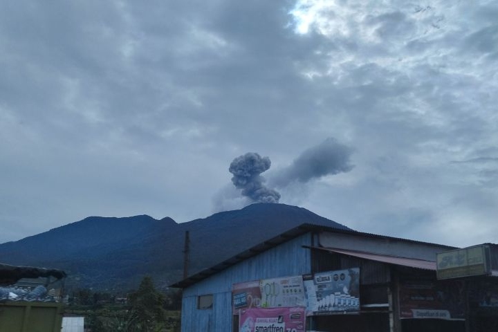 PVMBG: Status Gunung Marapi turun ke level Waspada