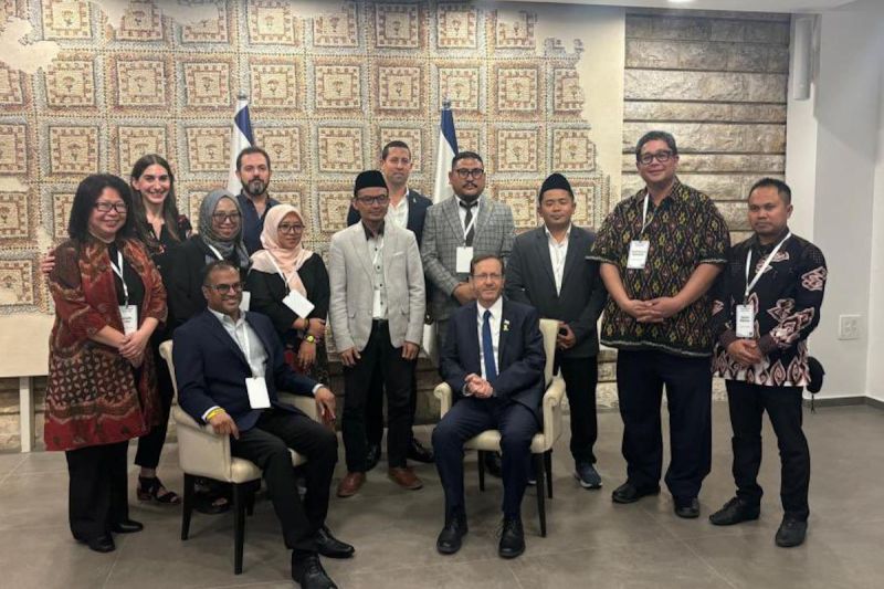 Unusia bakal sidangkan Zainul Maarif yang temui Presiden Israel Unusia bakal sidangkan Zainul Maarif yang temui Presiden Israel