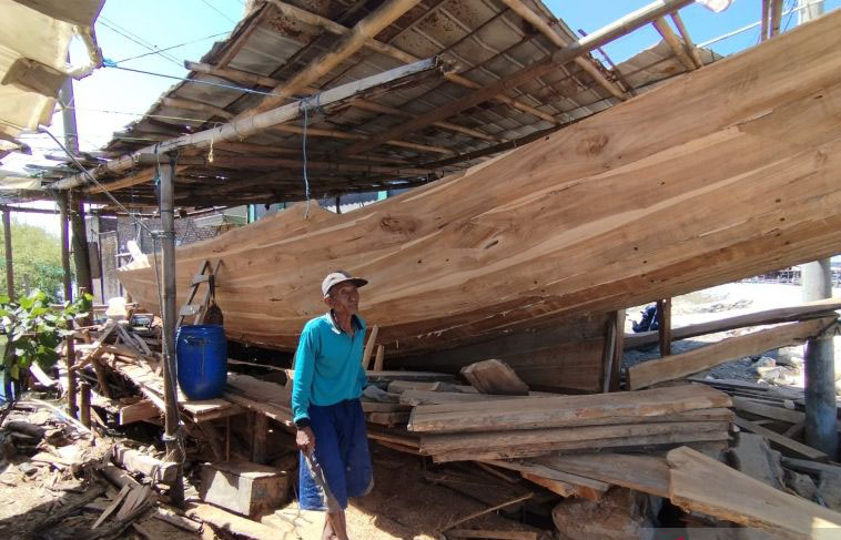 Produk perahu nelayan dari Demak diminati sejumlah daerah