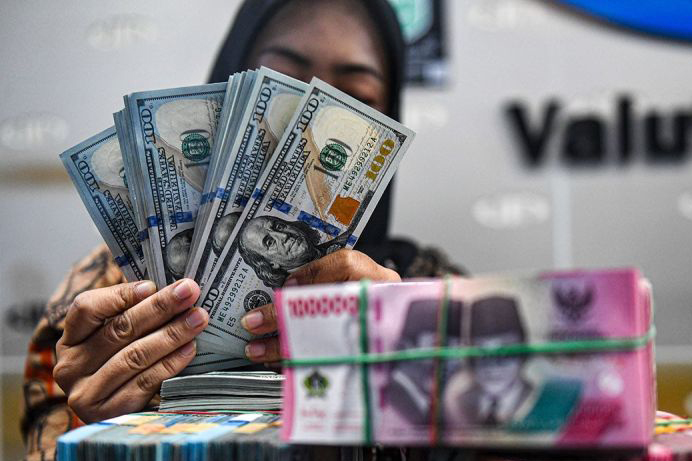 Rupiah Senin pagi turun 13 poin menjadi Rp16.150 per dolar AS Rupiah Senin pagi turun 13 poin menjadi Rp16.150 per dolar AS