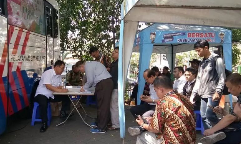 Hari ini layanan SIM keliling DKI Jakarta tersedia di lima titik Hari ini layanan SIM keliling DKI Jakarta tersedia di lima titik