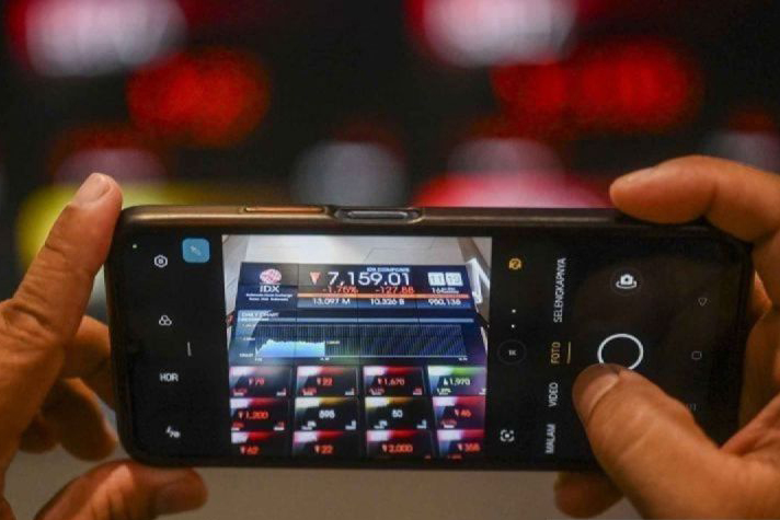 IHSG Jumat dibuka menguat 27,83 poin