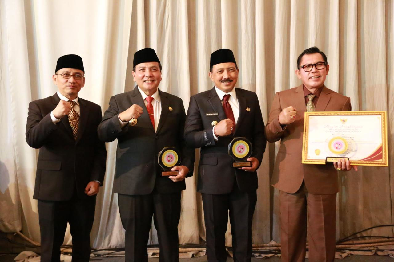 Sukses tangani stunting, Klungkung terima Penghargaan Prevalensi Stunting Terendah Nasional Sukses tangani stunting, Klungkung terima Penghargaan Prevalensi Stunting Terendah Nasional
