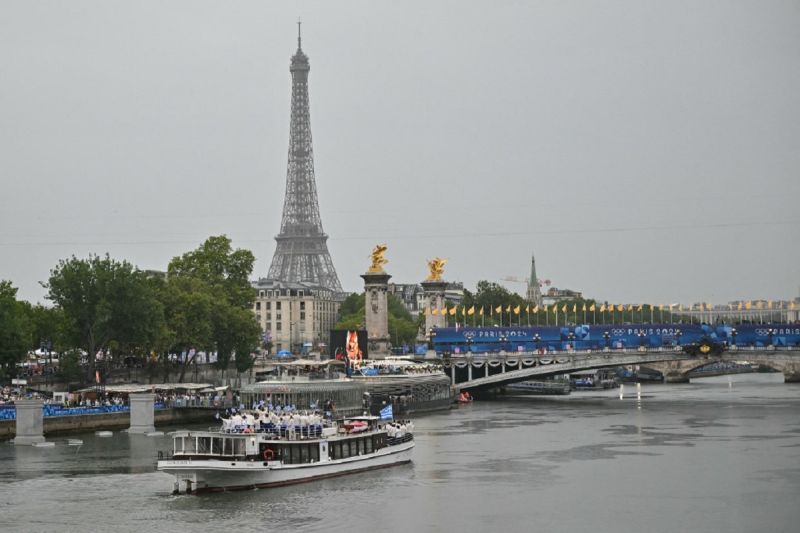 Olimpiade Paris 2024 resmi dibuka dengan defile bersejarah Olimpiade Paris 2024 resmi dibuka dengan defile bersejarah