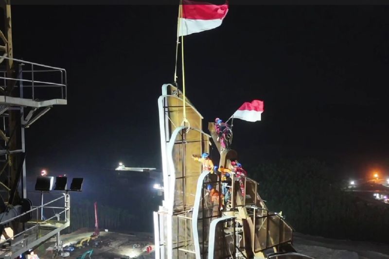 PUPR ungkap pemasangan bilah terakhir garuda Kantor Presiden di IKN telah selesai PUPR ungkap pemasangan bilah terakhir garuda Kantor Presiden di IKN telah selesai