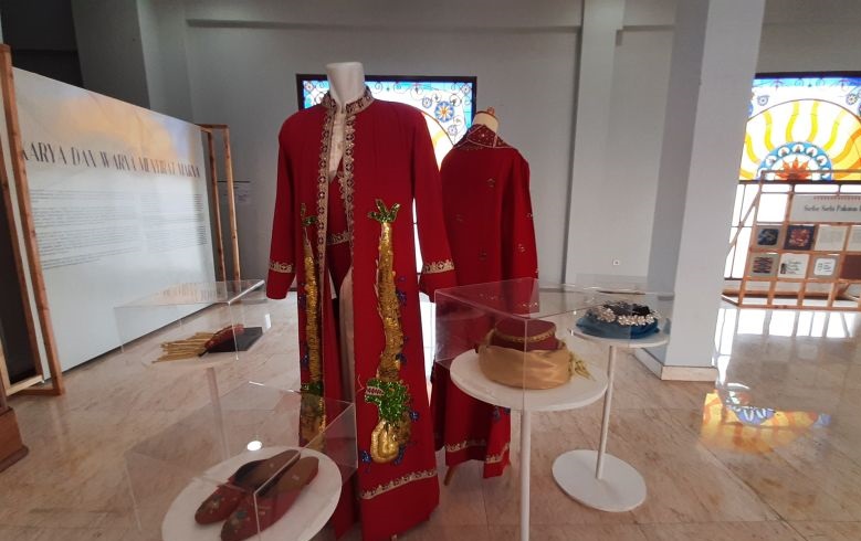 Museum Betawi pamerkan baju Betawi yang bisa dicoba oleh pengunjung