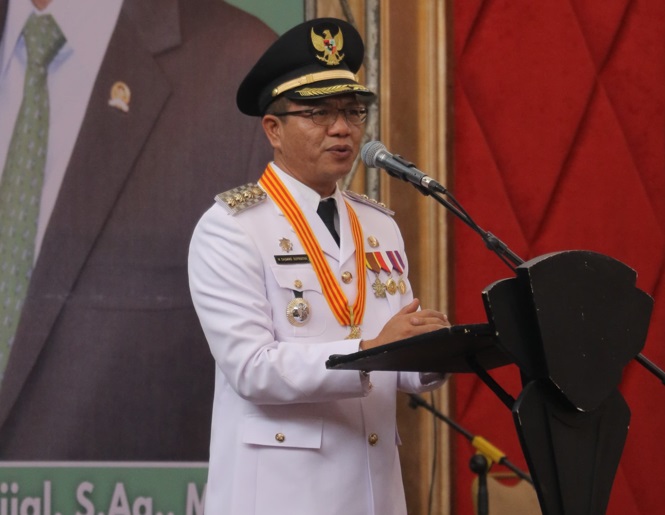 Bupati Bandung sampaikan petikan perpanjangan masa jabatan kepala desa Bupati Bandung sampaikan petikan perpanjangan masa jabatan kepala desa