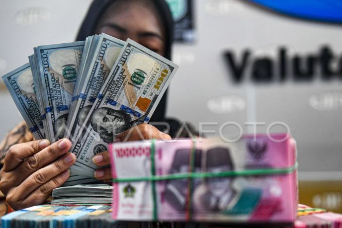Rupiah Senin pagi turun 44 poin jadi Rp16.235 per dolar AS