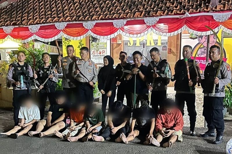 Polisi kembali tangkap remaja yang hendak tawuran di Palmerah Polisi kembali tangkap remaja yang hendak tawuran di Palmerah