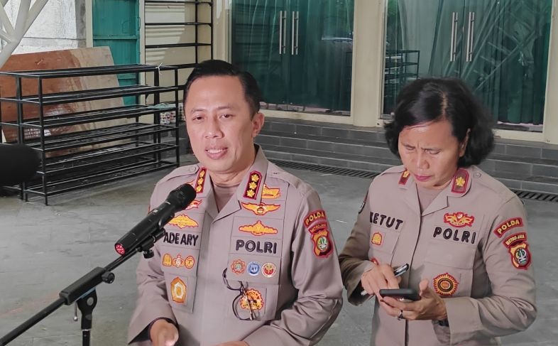 Polisi terus menyelidiki barang bukti kasus pengeroyokan terhadap kamerawan Polisi terus menyelidiki barang bukti kasus pengeroyokan terhadap kamerawan