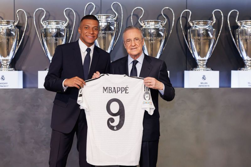 Real Madrid resmi perkenalkan Kylian Mbappe Real Madrid resmi perkenalkan Kylian Mbappe